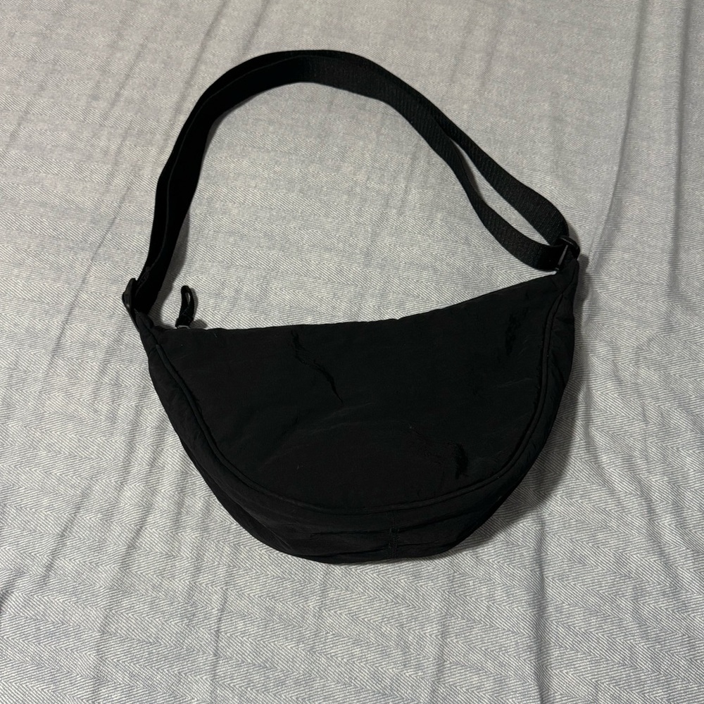 Uniqlo Crescent Bag